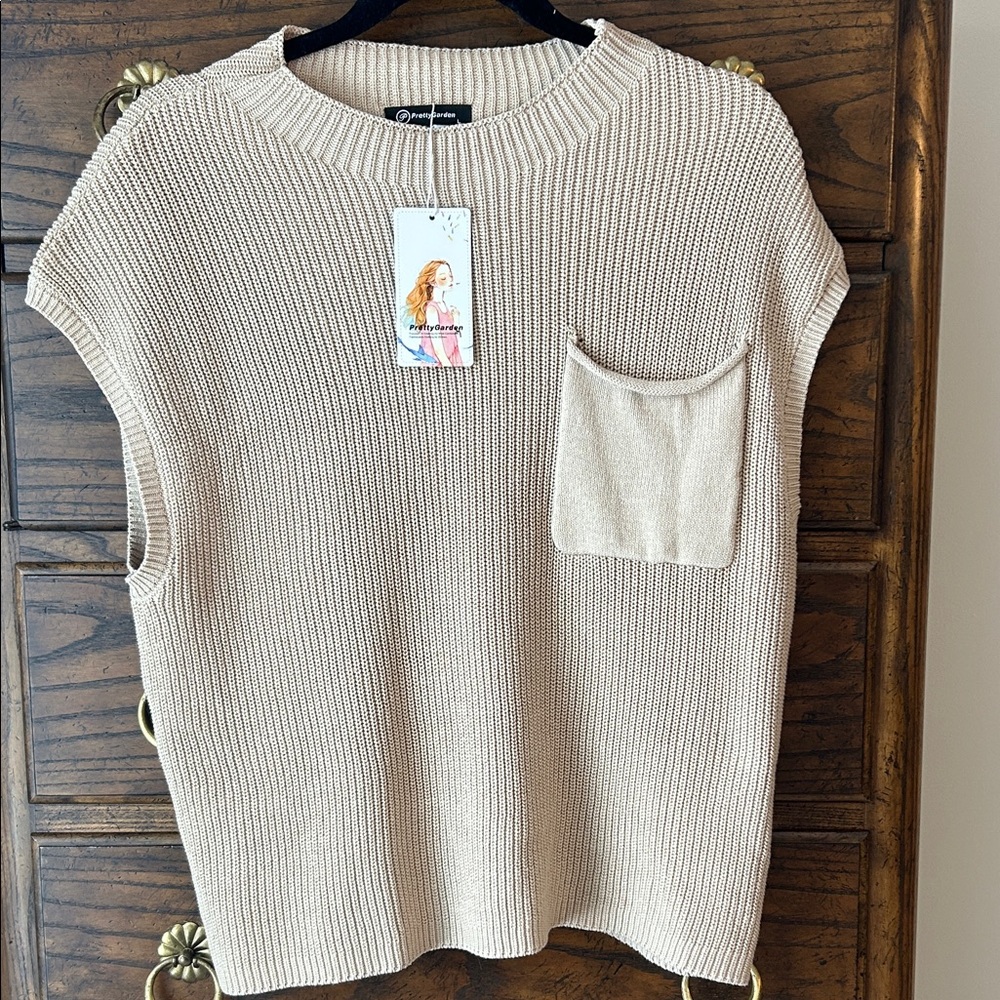 NWT Pretty Garden Women’s Tan Sleeveless Cotton Vest Knit Top with Pocket Size L